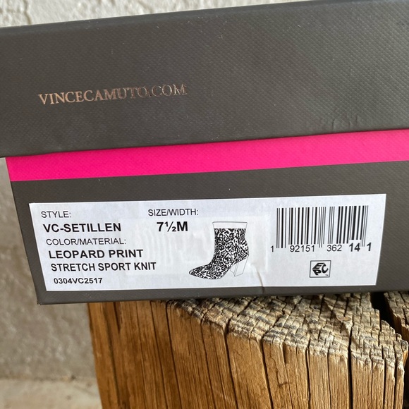 VINCE CAMUTO Setillen Booties In Leopard - Picture 6 of 9